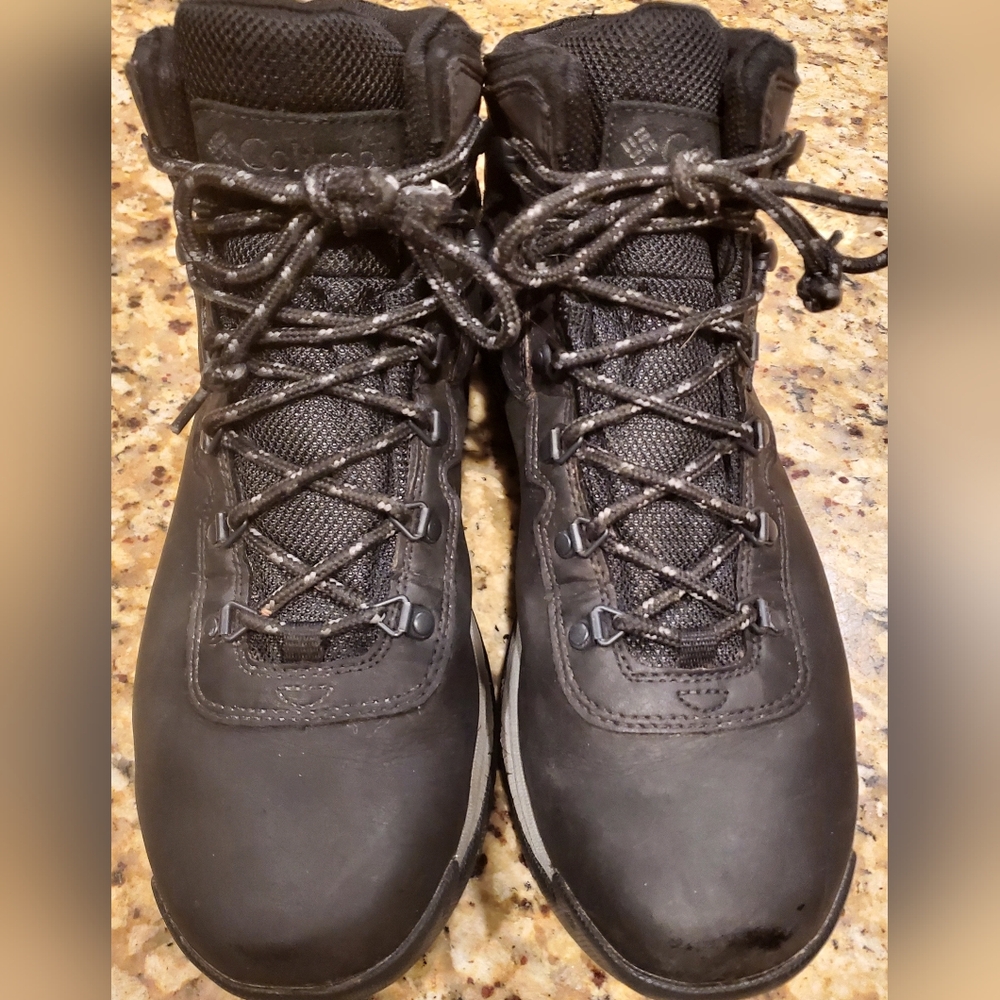 Columbia Men's Black Omni-Grip Outdoor Boots 12 WIDE